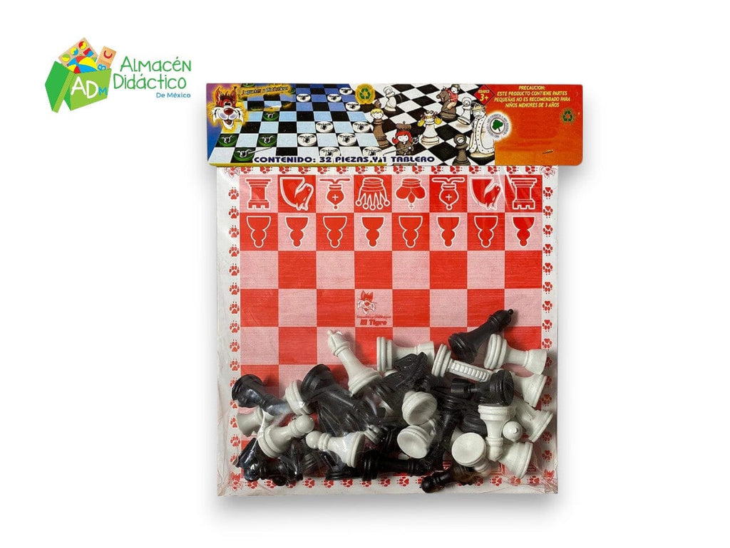 AJEDREZ CHICO CON TABLERO DE PLASTICO