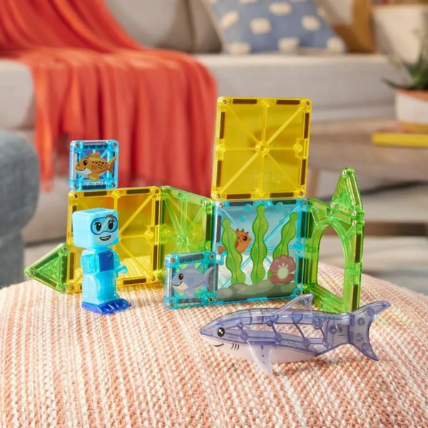 MAGNA-TILES SET BUCEO CON TIBURONES / SHARK DIVE SET